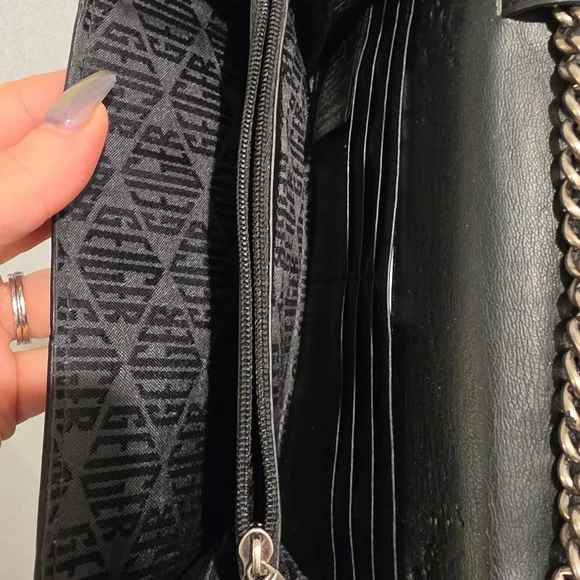 Kurt Geiger Kensington Black Quilted Wallet on a Chain - Picture 3 of 3